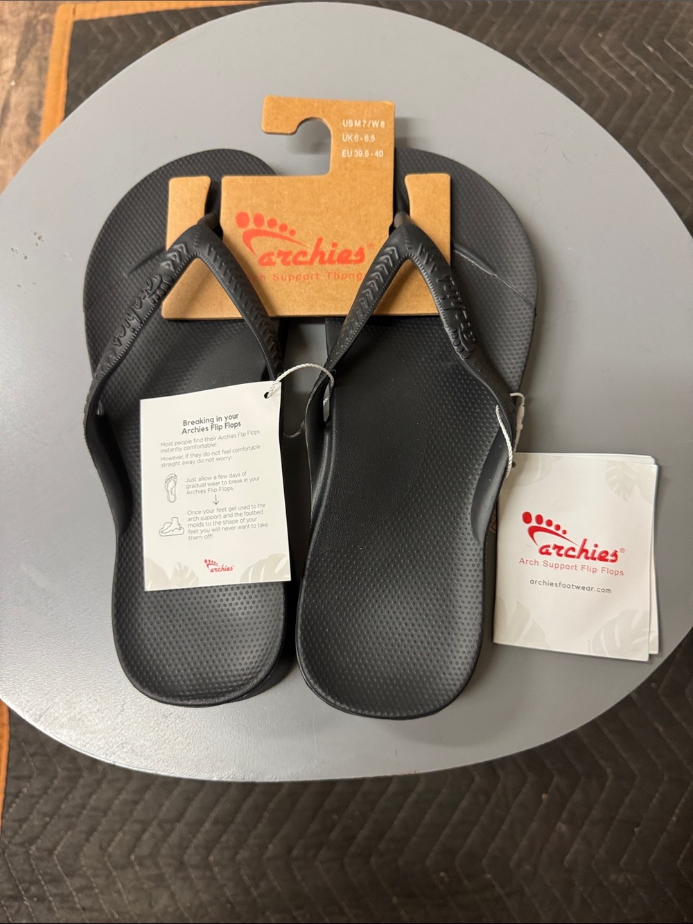 women’s Archie flip flops